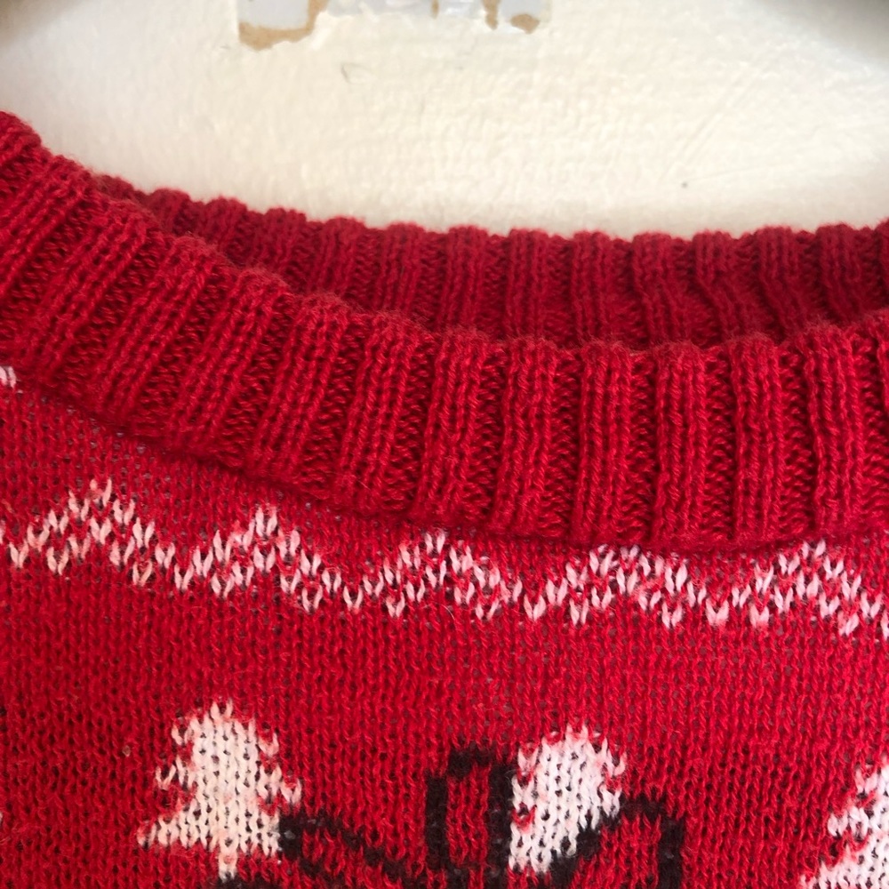 Pikachu Sweater - Picture 4 of 6
